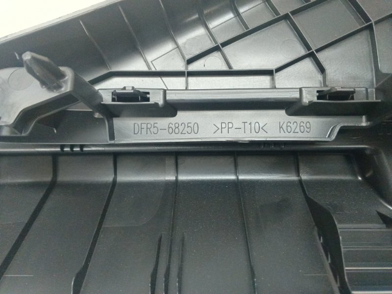 Обшивка стойки Mazda CX-30 2020