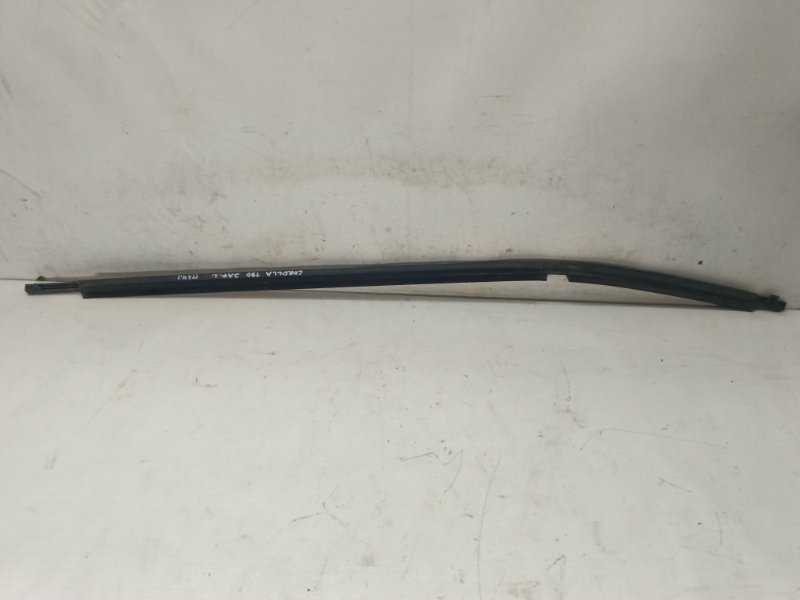 Молдинг стекла Toyota Corolla 2014 ZRE172R