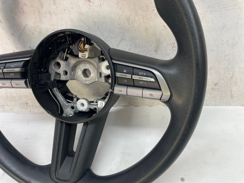 Рулевое колесо Mazda CX-30 2020
