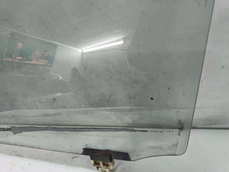 Стекло двери Toyota Corolla Fielder 2001