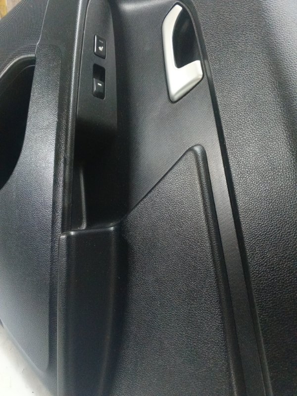 Обшивка двери Kia Sportage 3 2014 SL