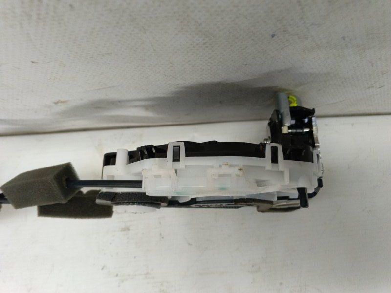 Замок двери Honda CR-V RT, RW