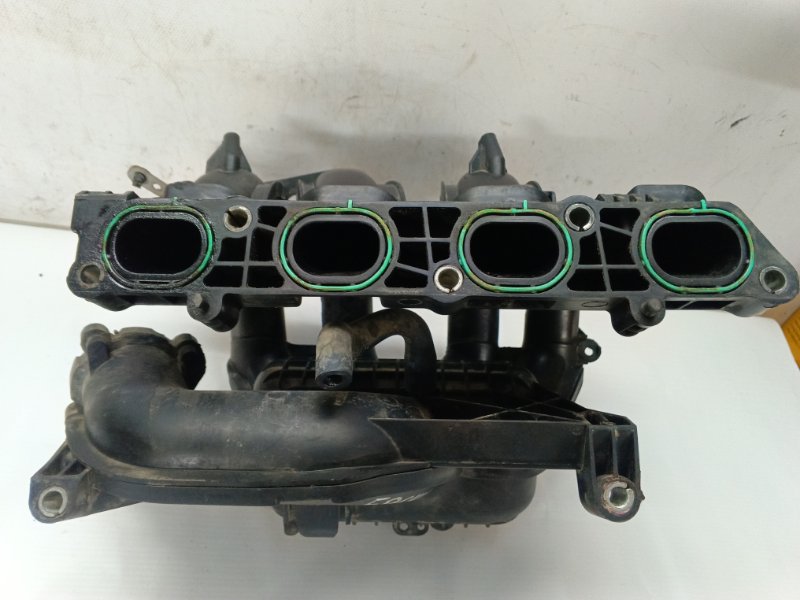 Впускной коллектор Ford Focus 2012 CB8