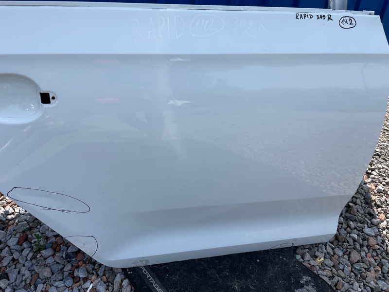 Дверь SKODA Rapid 2018