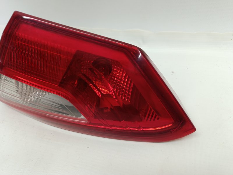 Фонарь Ford Focus 2012 CB8