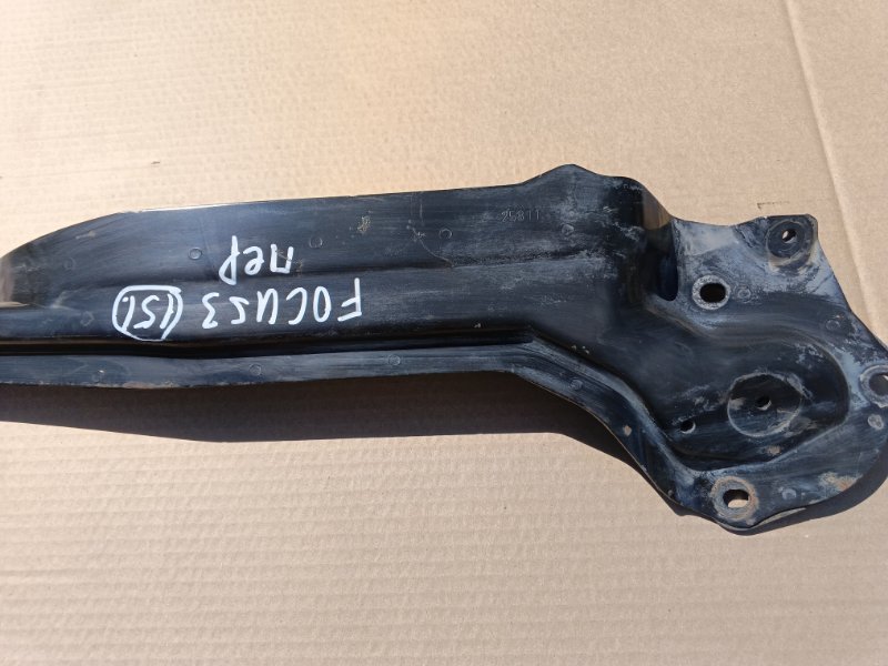 Распорка кузова Ford Focus 2012 CB8