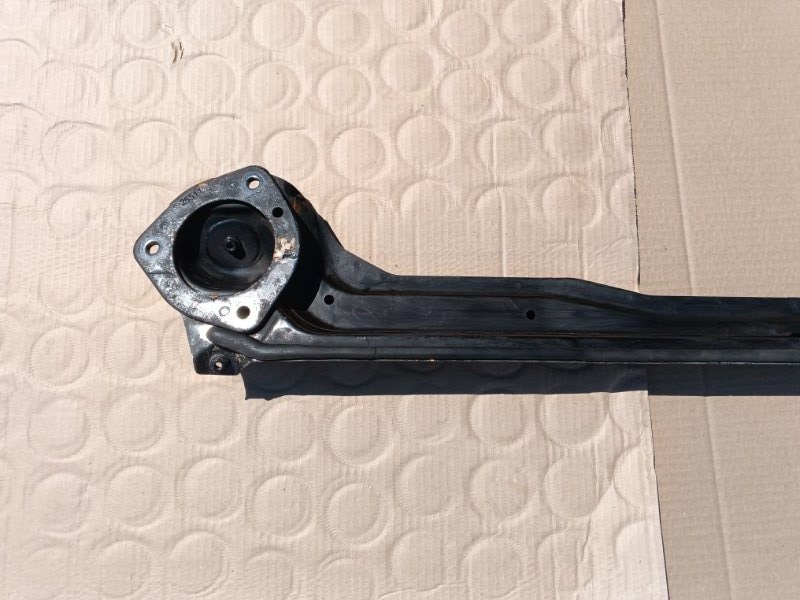 Распорка кузова Ford Focus 2012 CB8