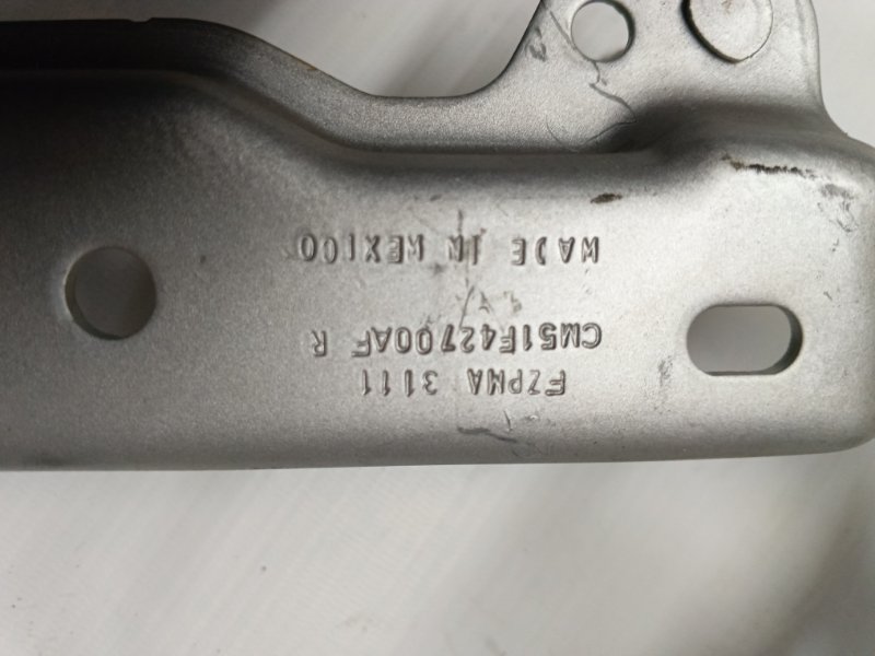 Петля багажника Ford Focus 2012 CB8