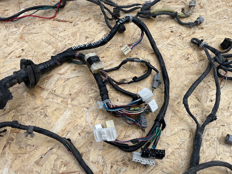 Проводка Toyota Hilux 2012
