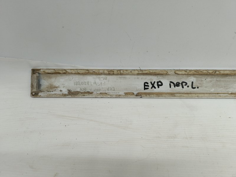 Накладка двери Ford Expedition 2001-2005