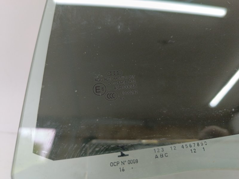 Стекло двери Audi Q3 2011-2018