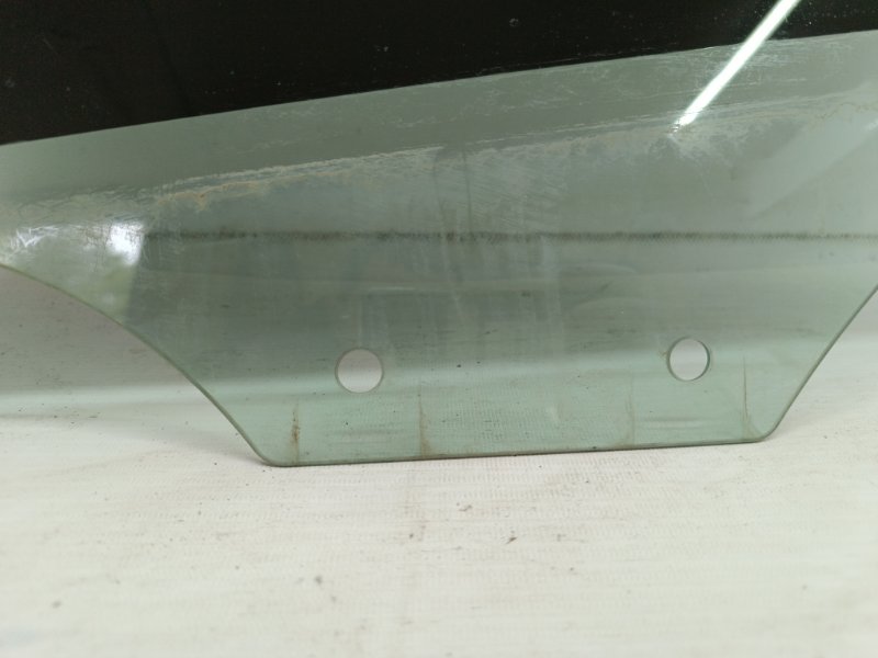 Стекло двери Audi Q3 2011-2018