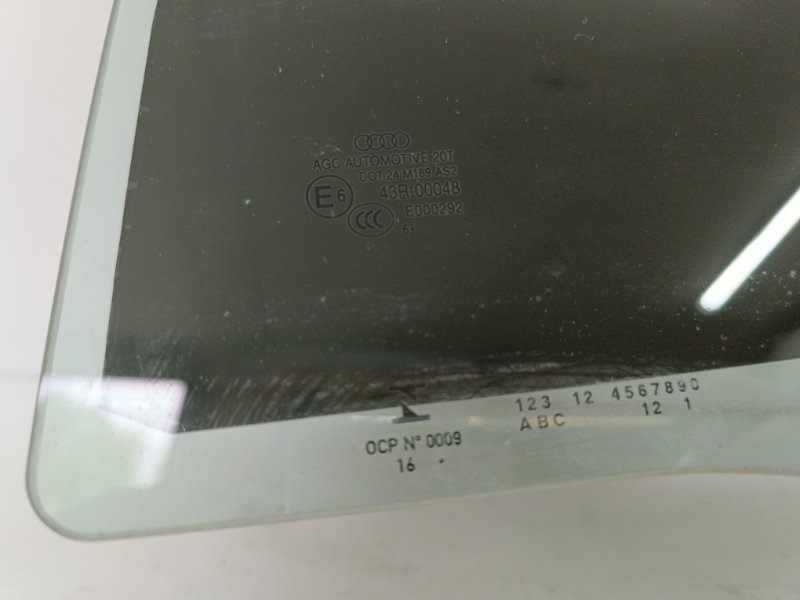 Стекло двери Audi Q3 2011-2018