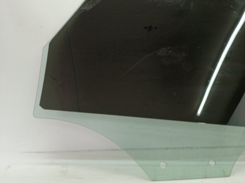 Стекло двери Audi Q3 2011-2018