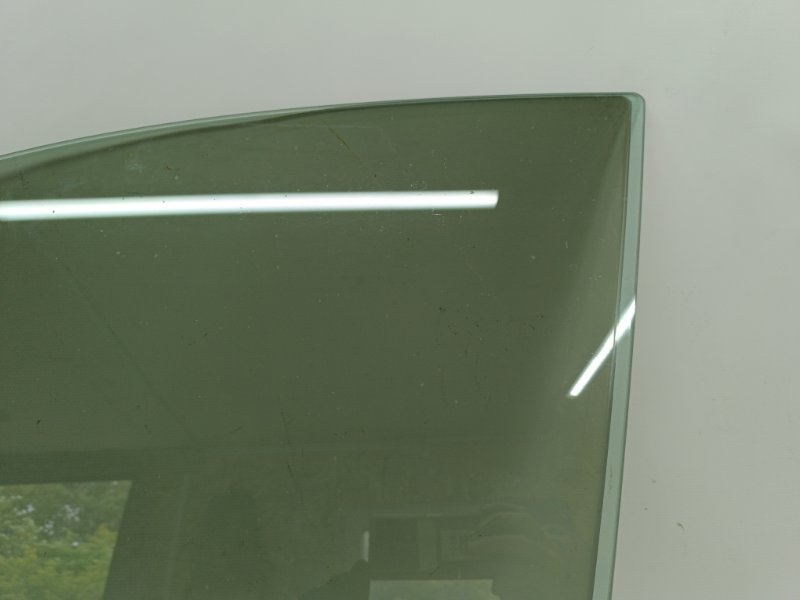 Стекло двери Audi Q5 2008-2012