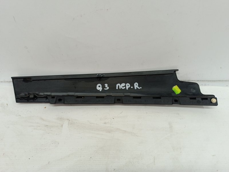 Накладка двери Audi Q3 2011-2018