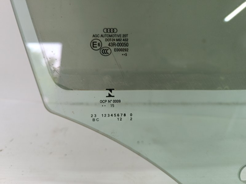 Стекло двери Audi Q5 2008-2012