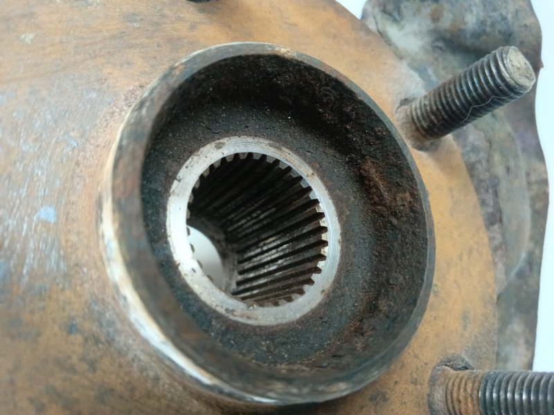 Кулак поворотный Lexus RX330 2005 XU30