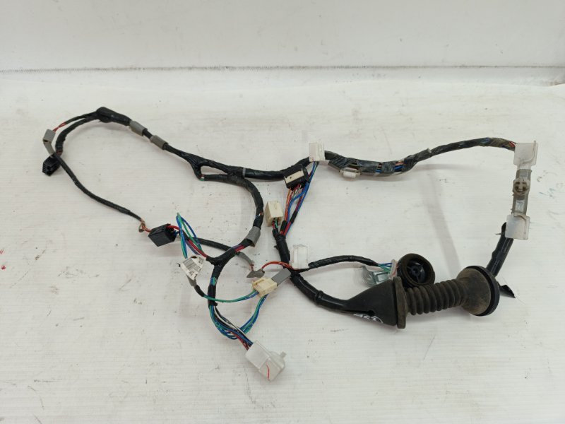 Проводка двери Toyota Hilux 2012