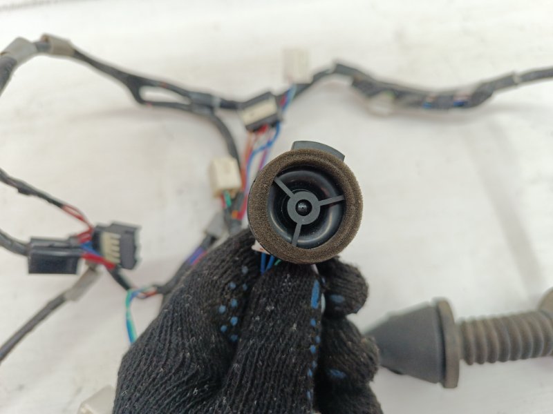 Проводка двери Toyota Hilux 2012