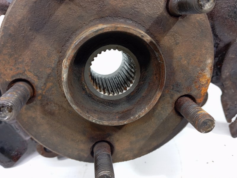 Кулак поворотный Lexus RX330 2005 XU30
