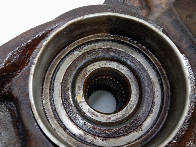 Кулак поворотный Lexus RX330 2005 XU30
