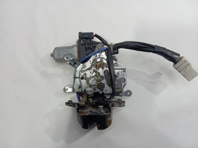 Замок двери багажника Lexus RX330 2005 XU30