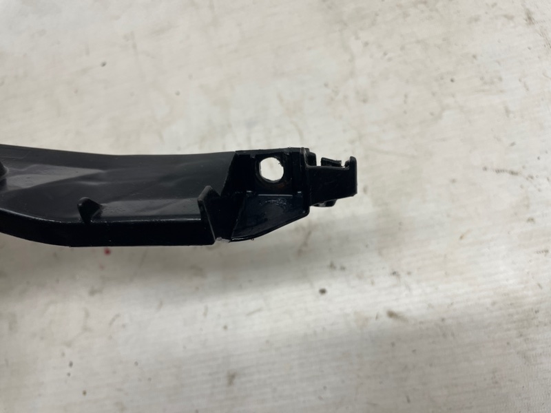 Кронштейн бампера Lexus RX330 2005 XU30