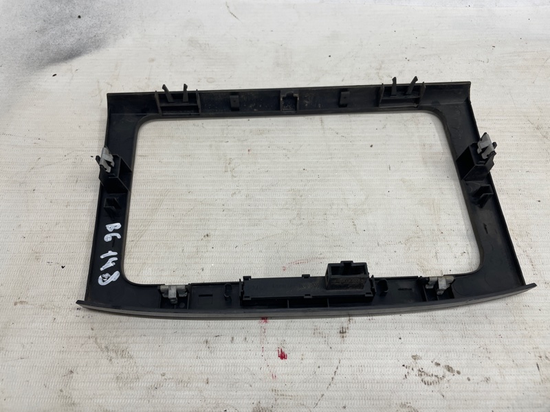 Рамка магнитолы Volkswagen Passat 2009 B6