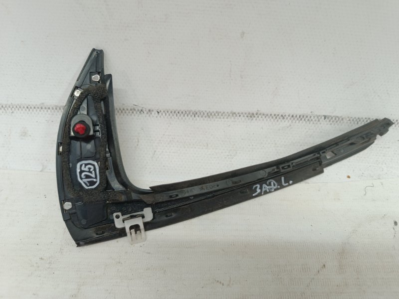 Молдинг стекла Mazda Mazda 3 2020 BP