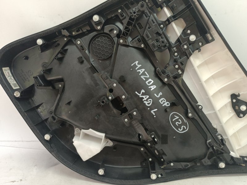 Обшивка двери Mazda Mazda 3 2020 BP