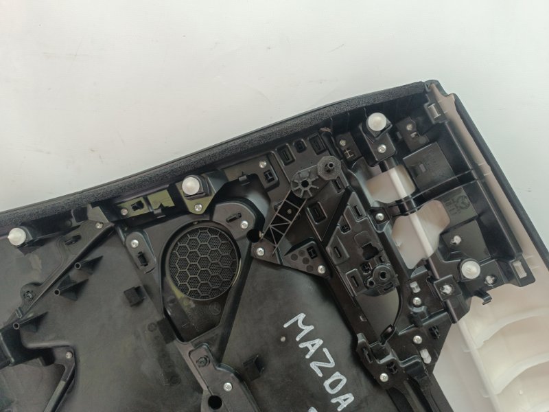 Обшивка двери Mazda Mazda 3 2020 BP
