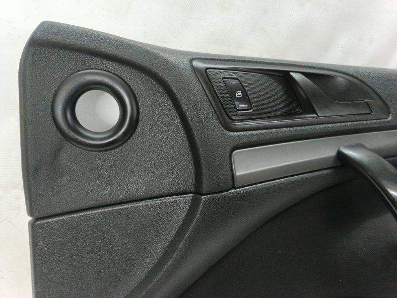 Обшивка двери SKODA Octavia 2011 a5