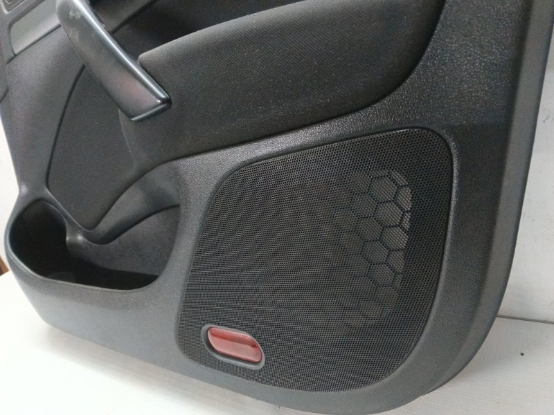 Обшивка двери SKODA Octavia 2011 a5