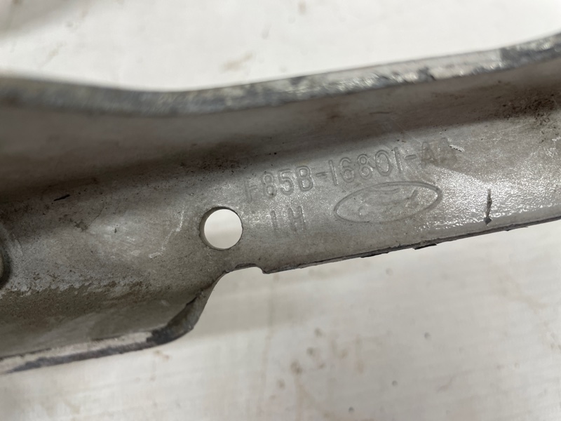Петля капота Ford Expedition 2001-2005 U152