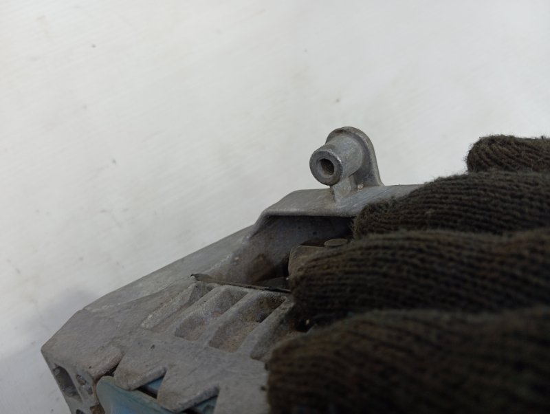 Подушка двигателя Volkswagen Passat 2009 B6