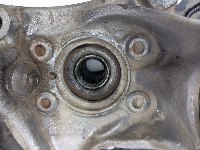 Кулак поворотный Volkswagen Passat 2009 B6