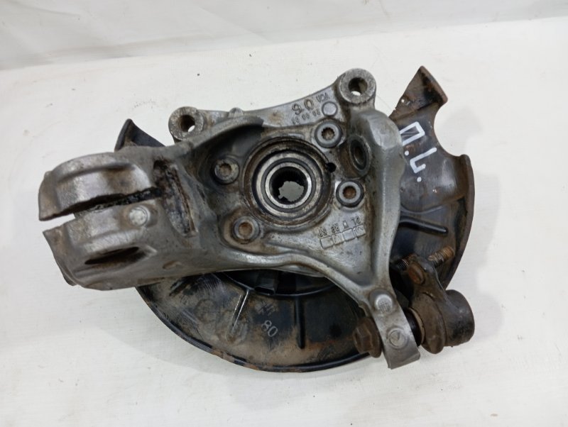 Кулак поворотный Volkswagen Passat 2009 B6