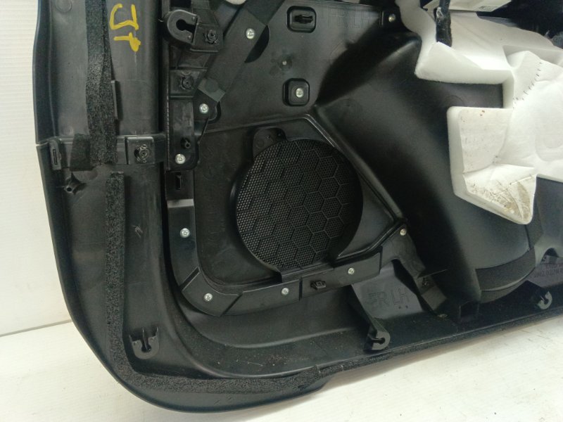 Обшивка двери Mazda CX-5 KF