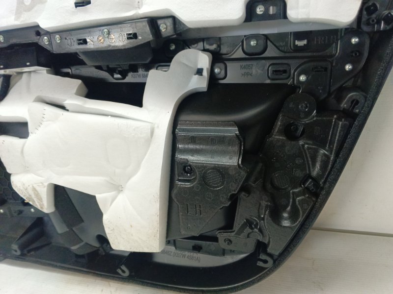 Обшивка двери Mazda CX-5 KF