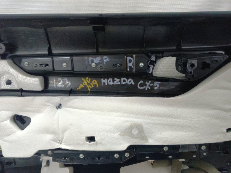 Обшивка двери Mazda CX-5 KF