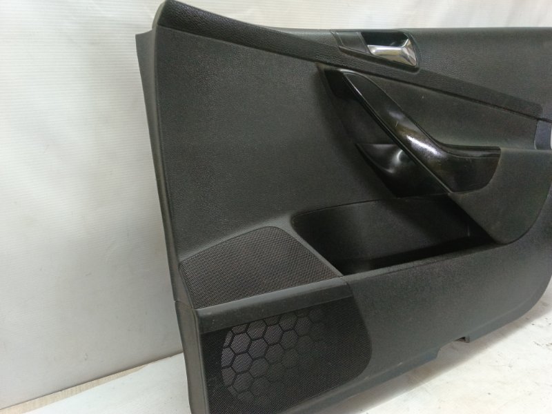 Обшивка двери Volkswagen Passat 2009 B6