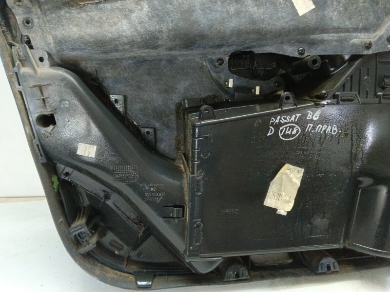 Обшивка двери Volkswagen Passat 2009 B6