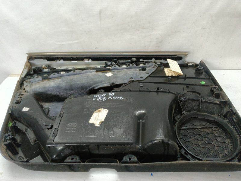 Обшивка двери Volkswagen Passat 2009 B6