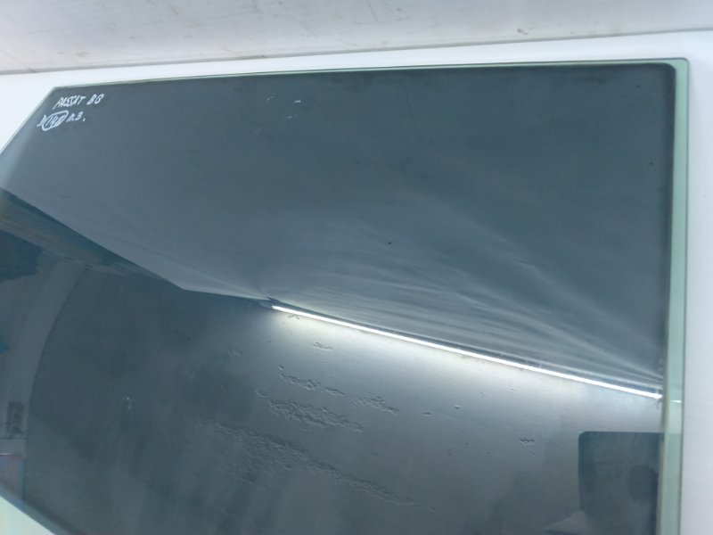 Стекло Volkswagen Passat 2009 B6