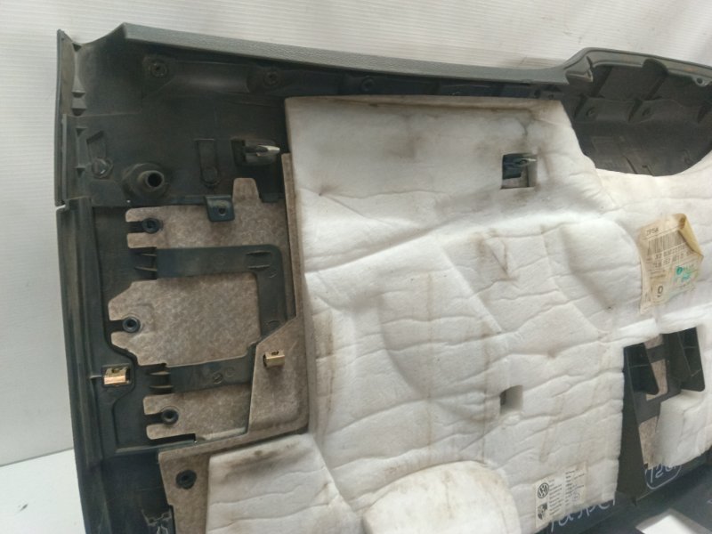 Обшивка крышки багажника Volkswagen Touareg 2003 7L