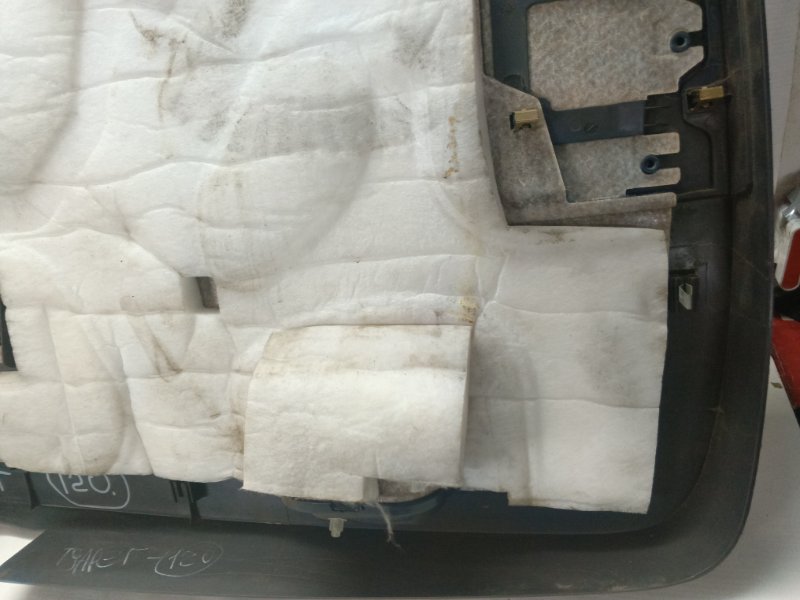 Обшивка крышки багажника Volkswagen Touareg 2003 7L