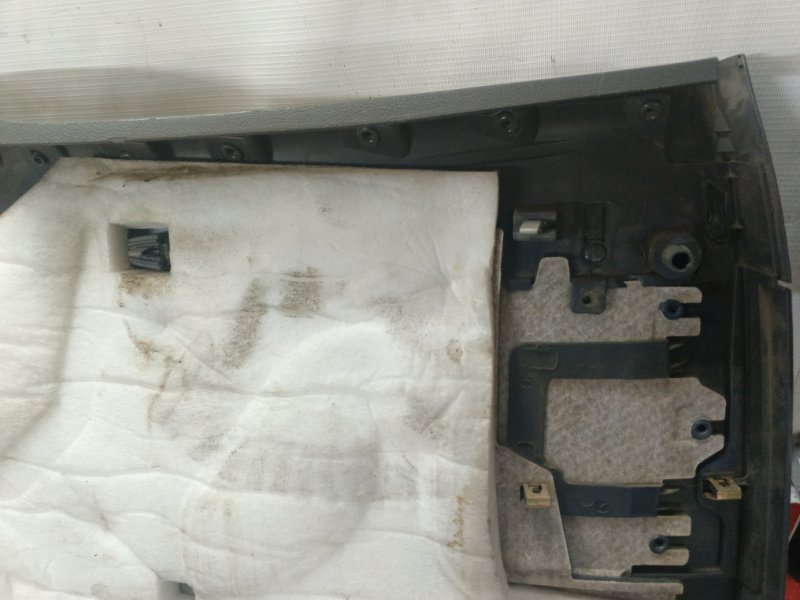 Обшивка крышки багажника Volkswagen Touareg 2003 7L