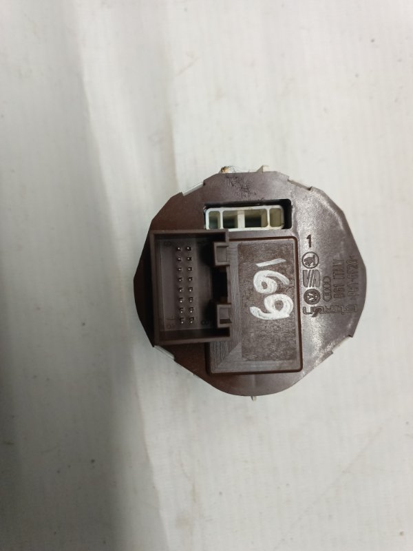 Кнопка блокировки дифференциала Volkswagen Touareg 2012 7P5,7P6