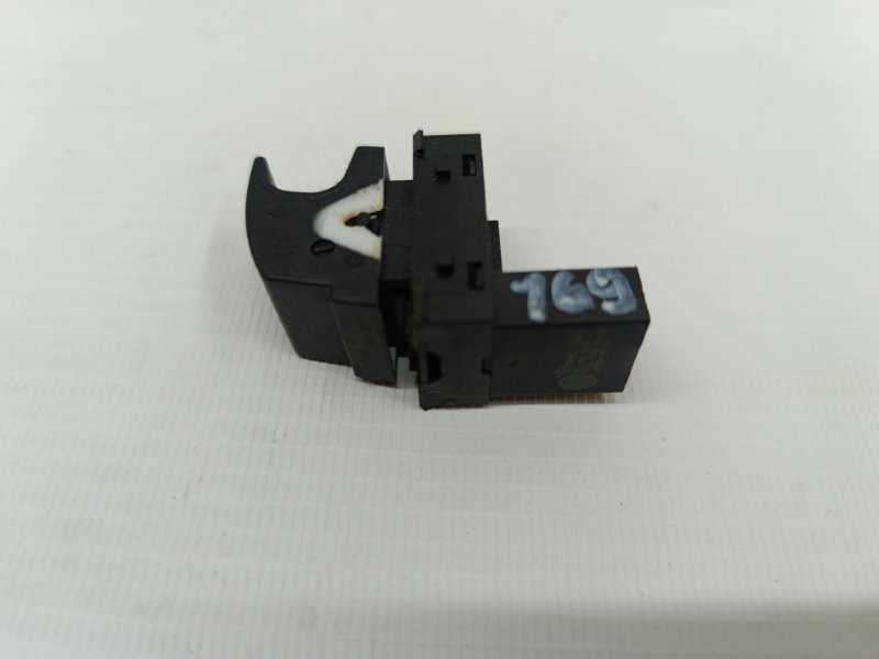 Кнопка открывания багажника Volkswagen Touareg 2012 7P5,7P6